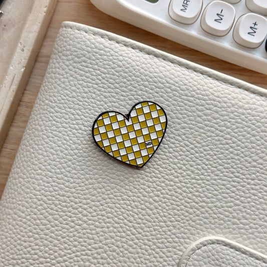 Cappucino | Checkered Heart | Magnetic Binder Pin