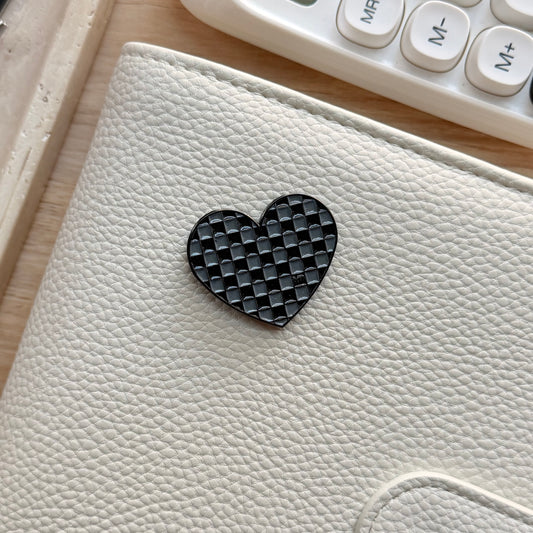 Grey/Black | Checkered Heart | Magnetic Binder Pin
