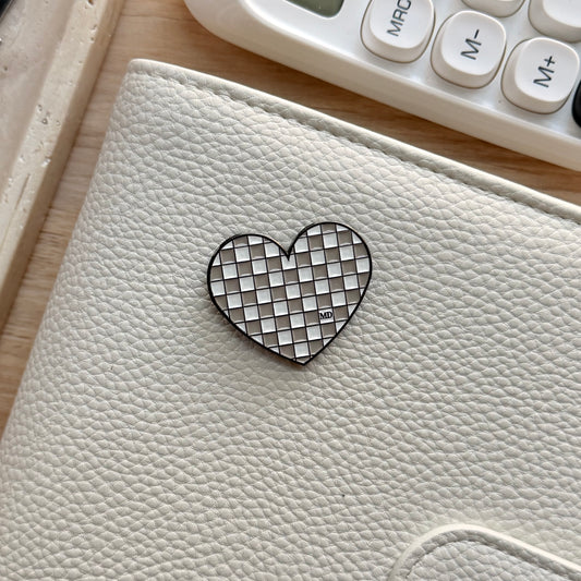 Blonde/Taupe | Checkered Heart | Magnetic Binder Pin