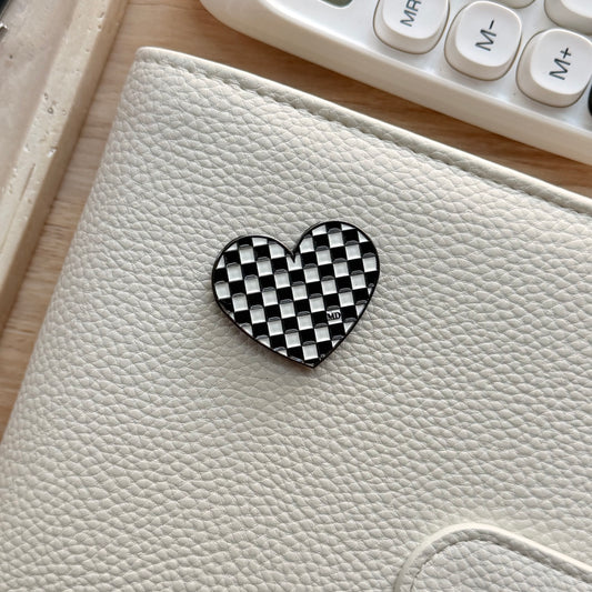 Café Noir | Checkered Heart | Magnetic Binder Pin