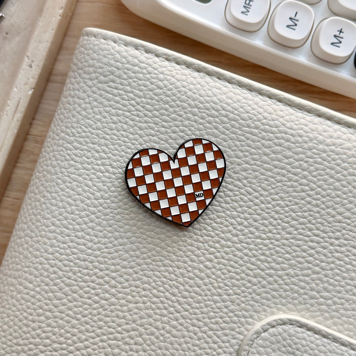 Honey Affair | Checkered Heart | Magnetic Binder Pin