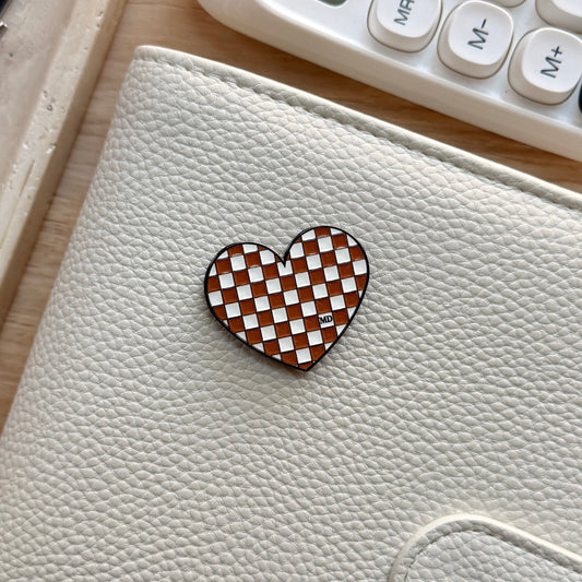 Honey Affair | Checkered Heart | Magnetic Binder Pin