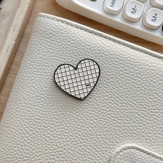 Peachy Beige | Checkered Heart | Magnetic Binder Pin